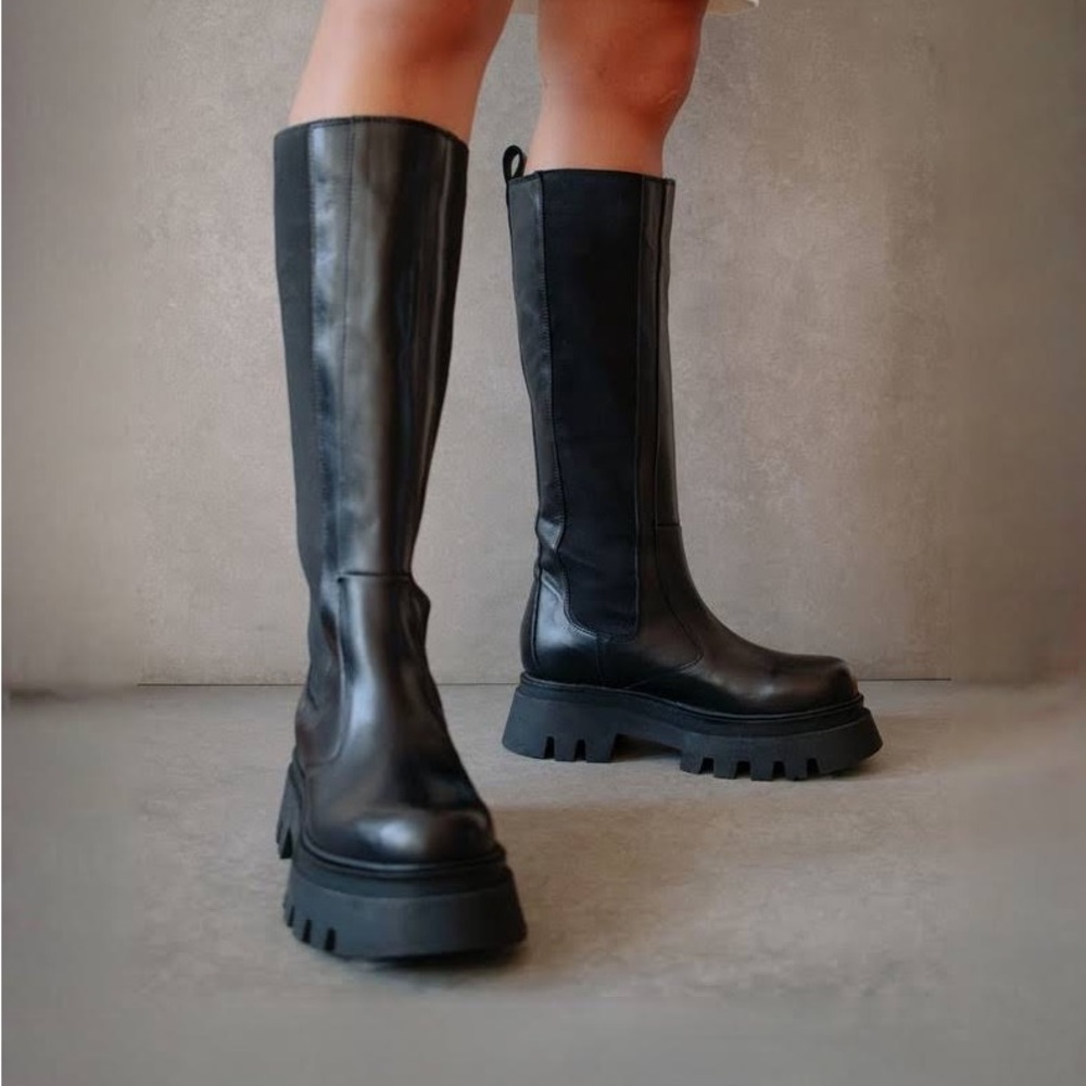 Alohas Go Getter Boot in Black